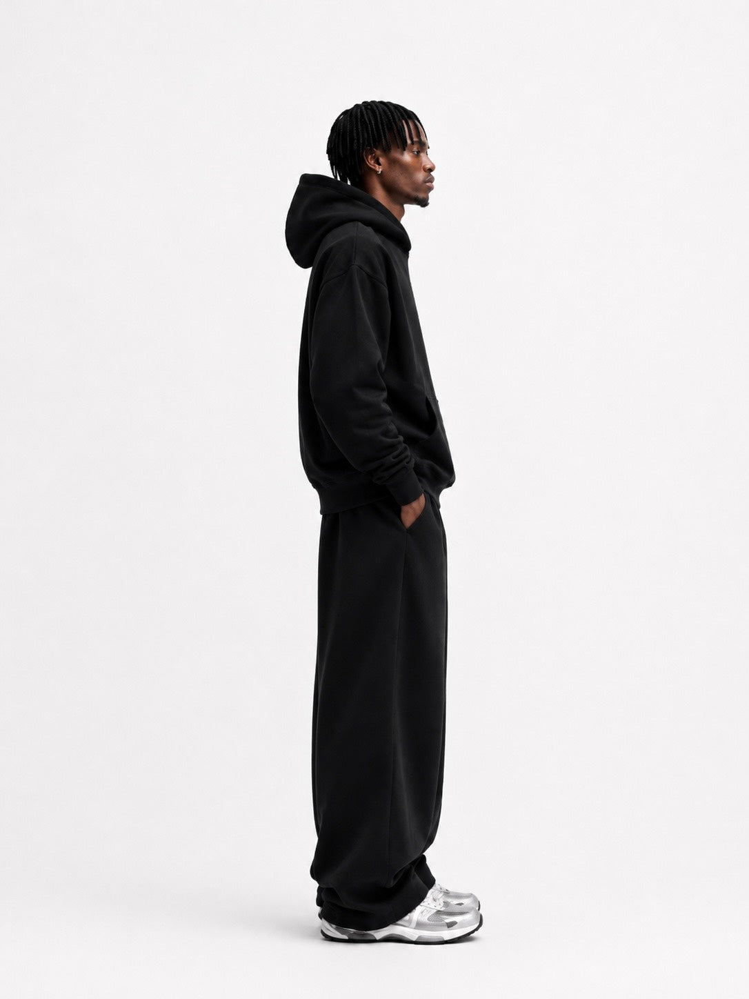 BOXY FIT HOODIE - BLACK