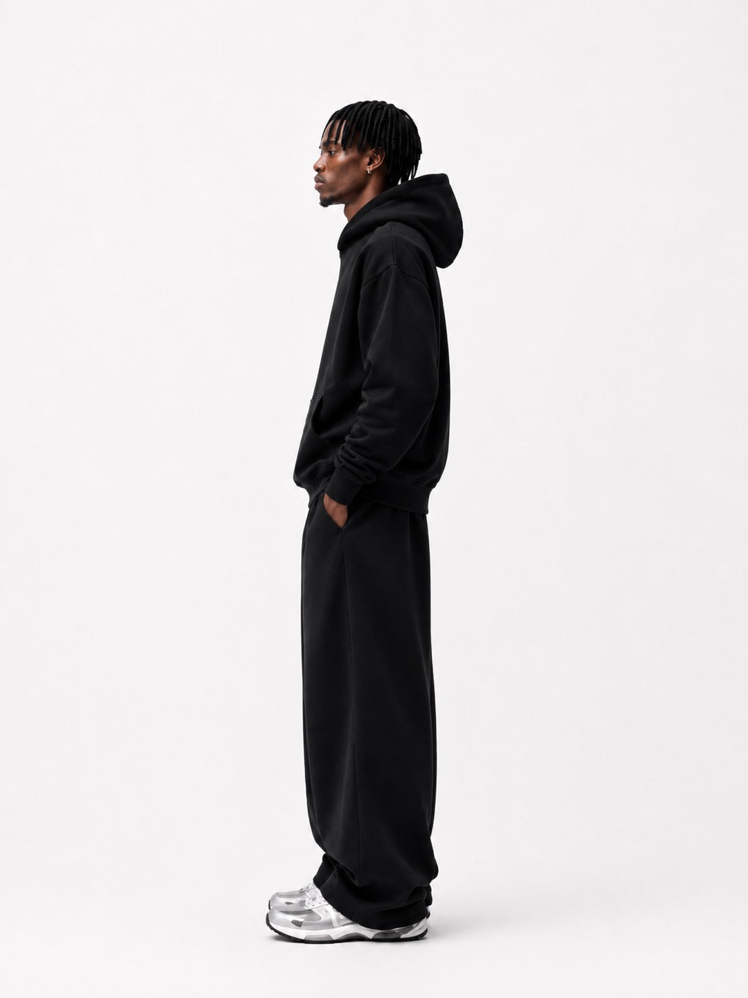 BOXY FIT HOODIE - BLACK